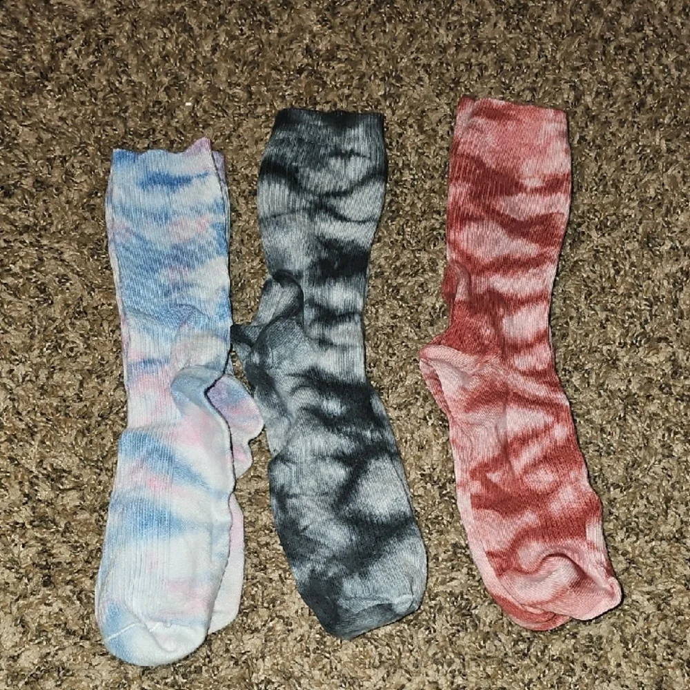 3 Pairs Of Womens Tie Dye Socks!! Nwots Med/lg